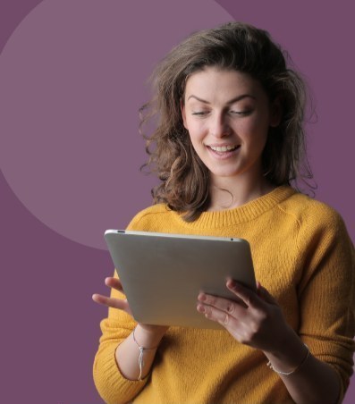 Aspis expert consultant working with Odoo on a tablet